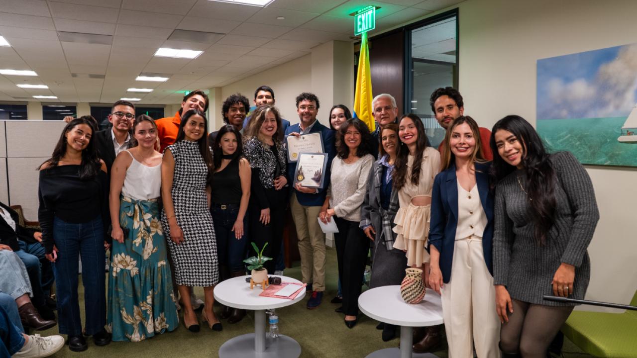 Consulado de Colombia en San Francisco rindió homenaje a Andrés Cepeda